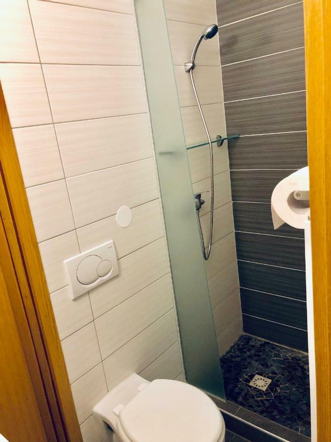Aladin Hostel Lublana Zewnętrze zdjęcie